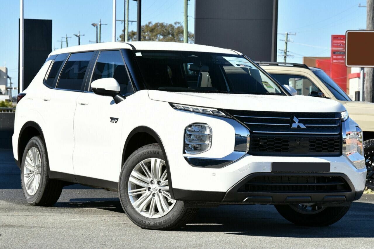 Mitsubishi Outlander image 1