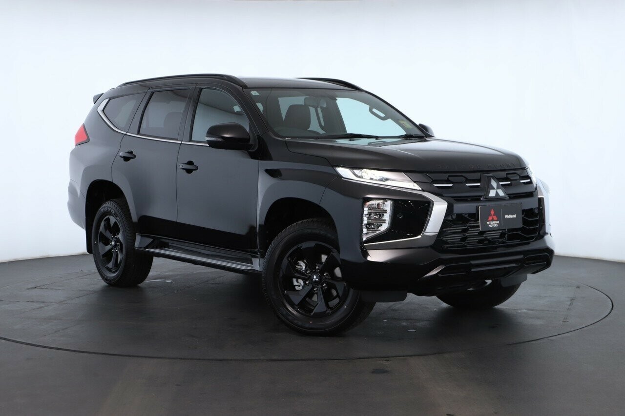 Mitsubishi Pajero Sport image 1