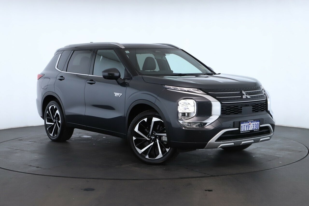 Mitsubishi Outlander image 1