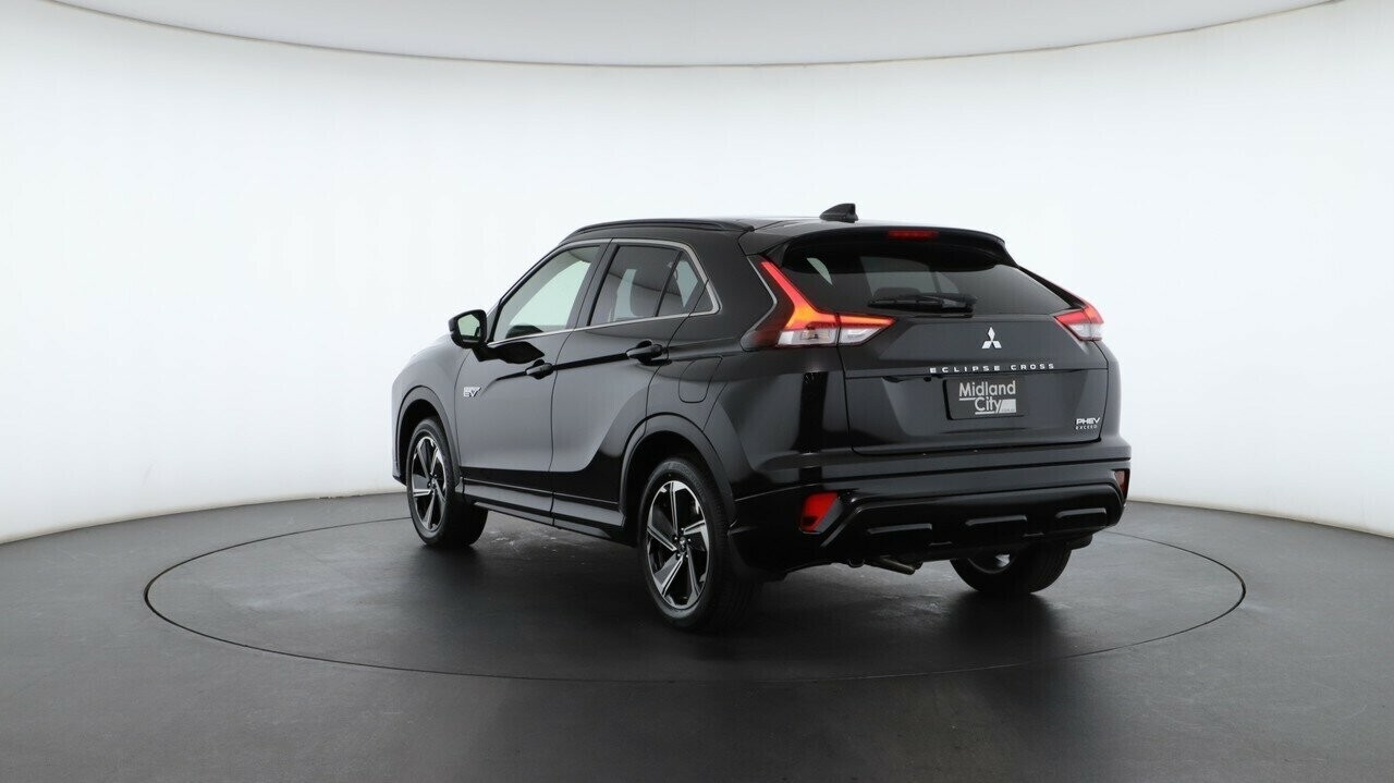 Mitsubishi Eclipse Cross image 4