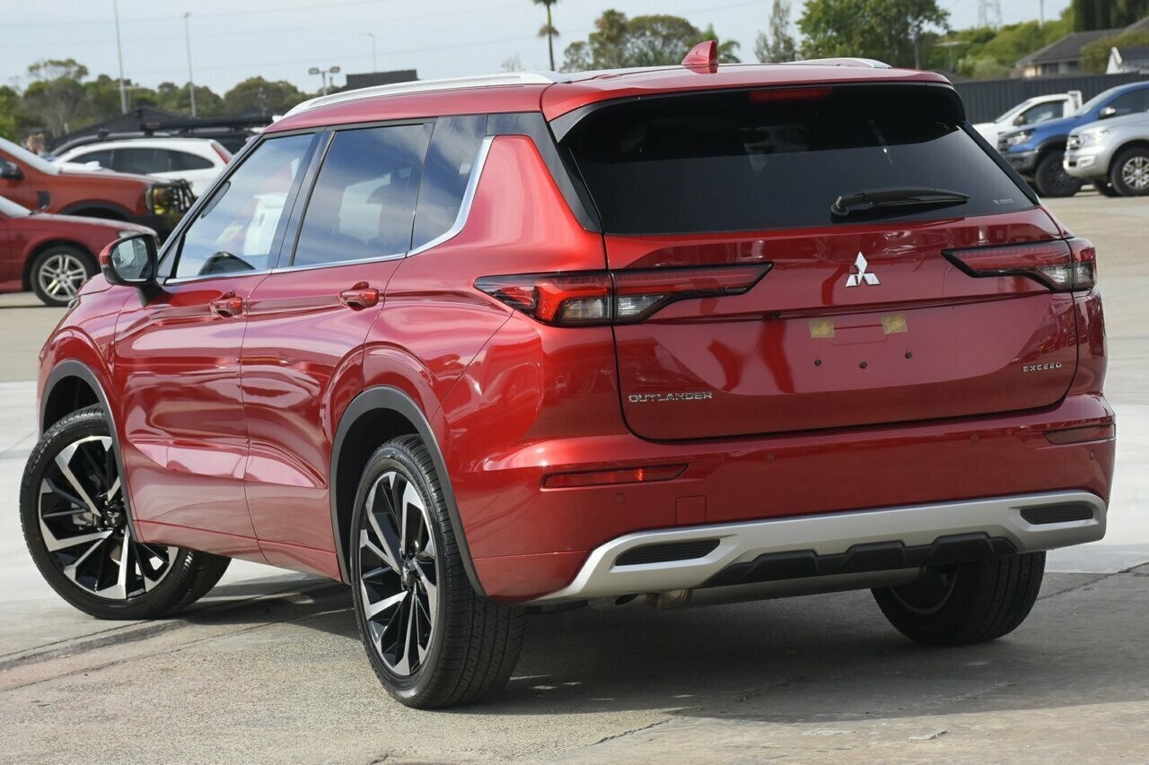Mitsubishi Outlander image 3