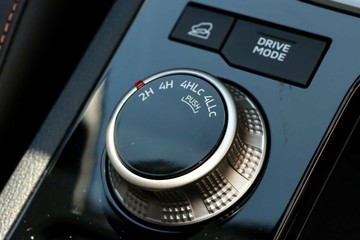 https://vehicle-cdn.autoleague.cloud/28156_3028549_14.jpg