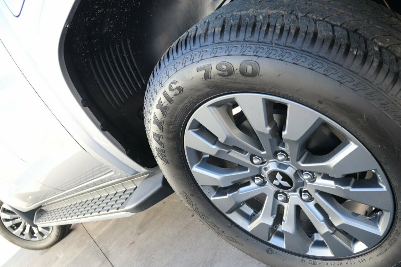 Mitsubishi Triton image 4