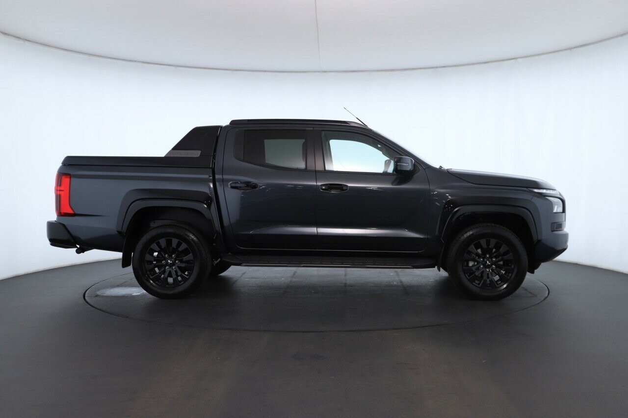 Mitsubishi Triton image 2