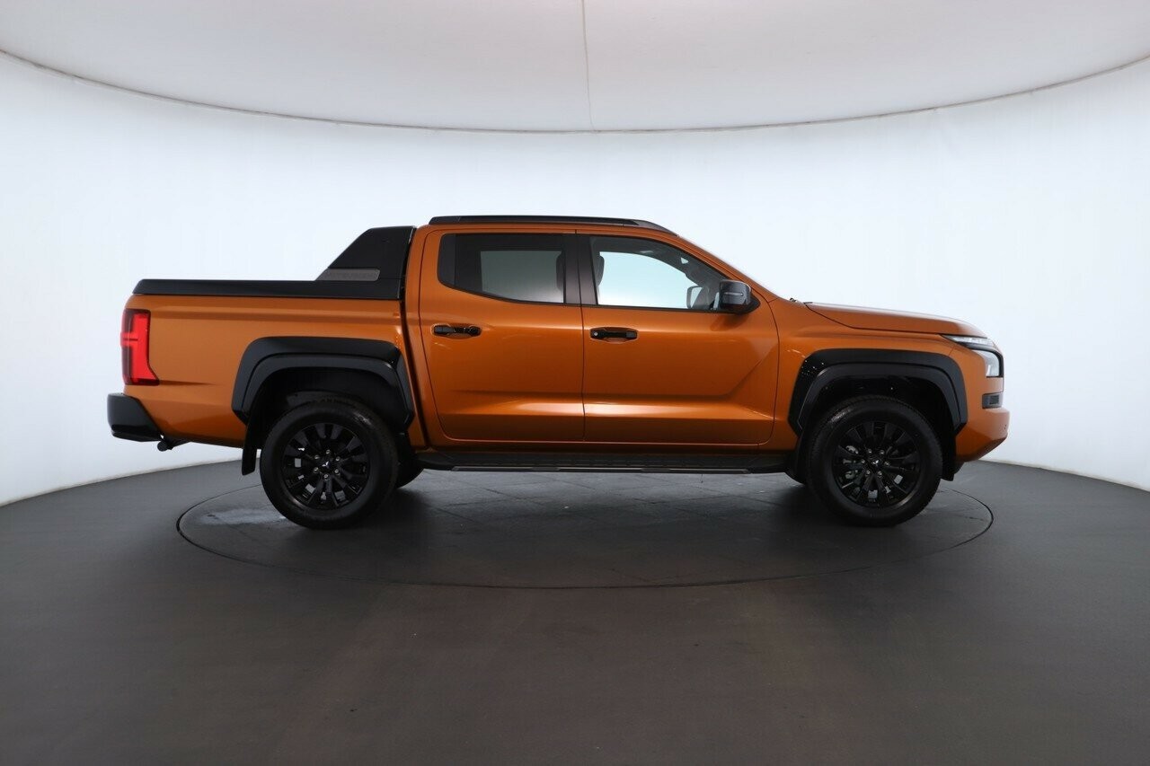 Mitsubishi Triton image 2