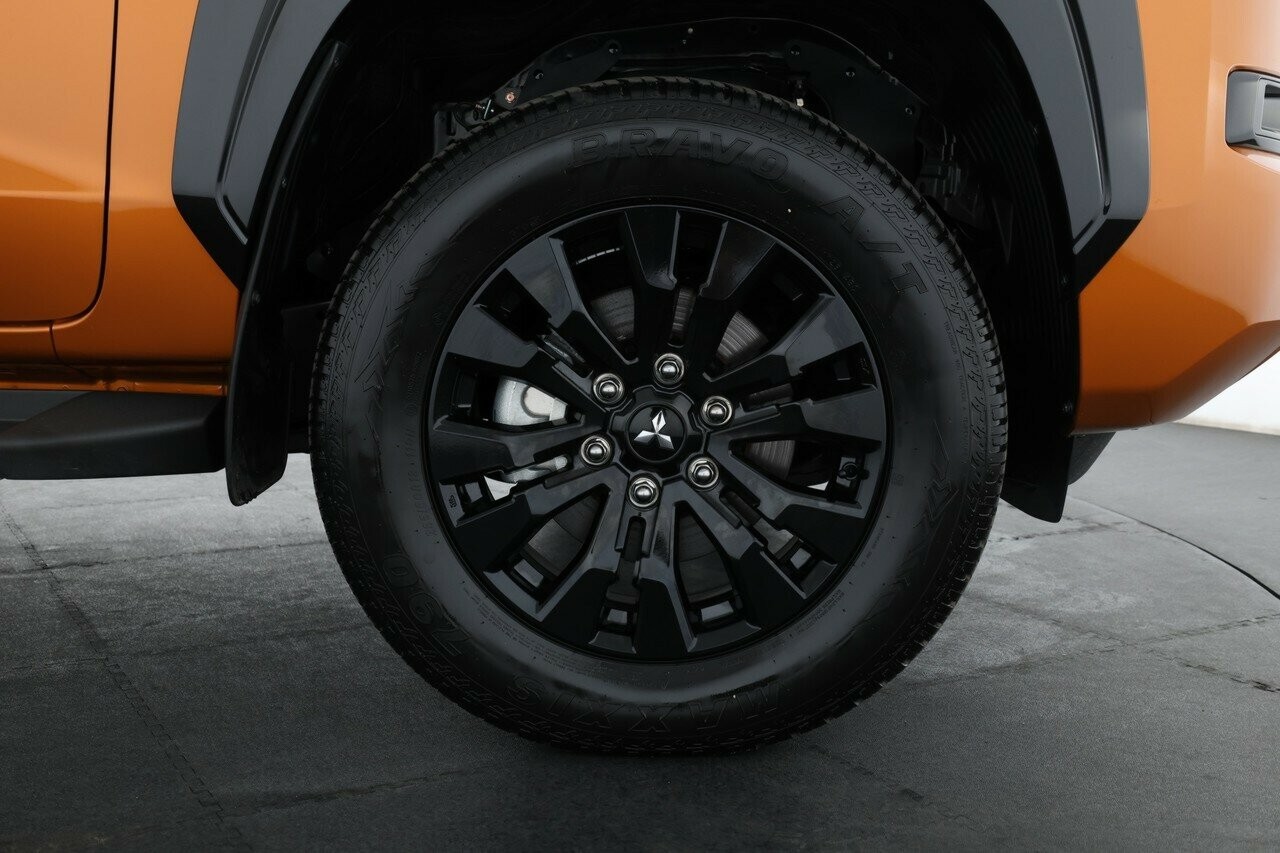 Mitsubishi Triton image 3