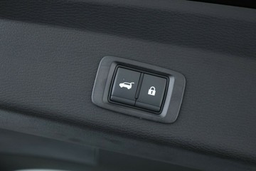 https://vehicle-cdn.autoleague.cloud/28156_3035241_16.jpg