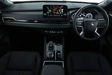 https://vehicle-cdn.autoleague.cloud/28156_3035241_37.jpg