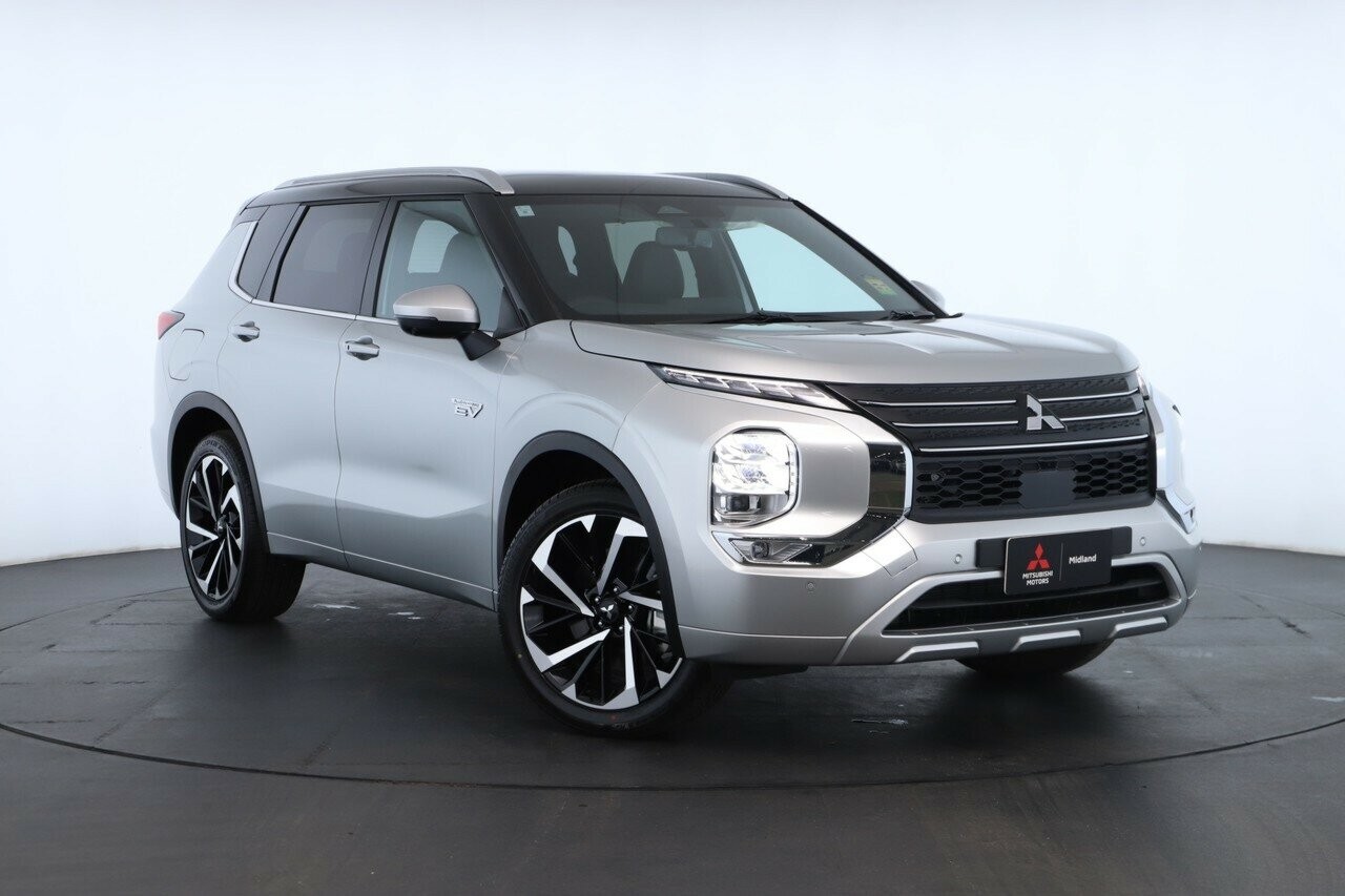Mitsubishi Outlander image 1