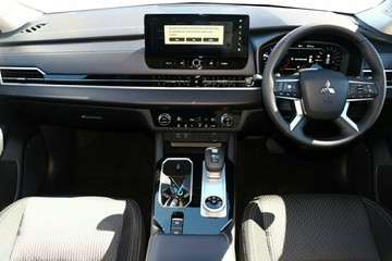 https://vehicle-cdn.autoleague.cloud/28156_3042621_4.jpg