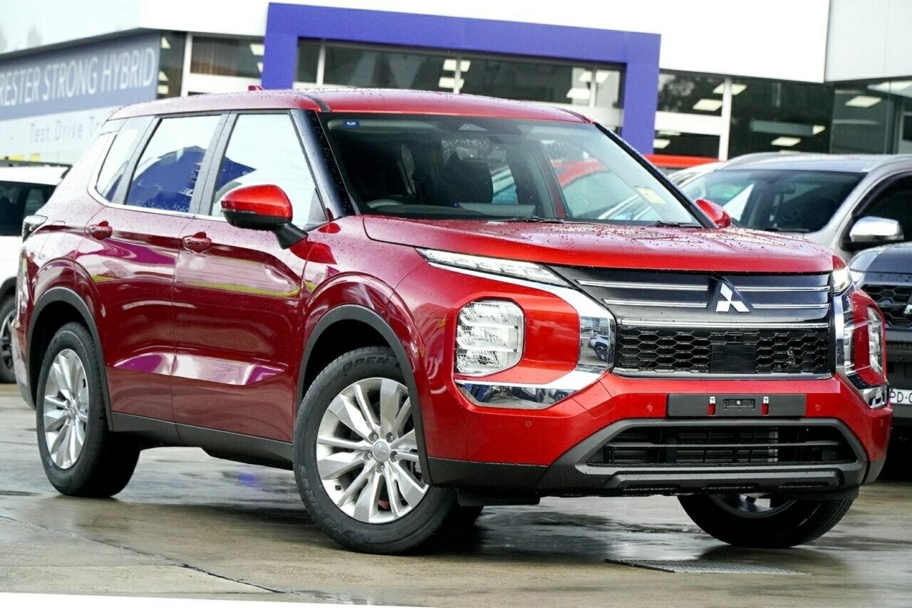 Mitsubishi Outlander image 1