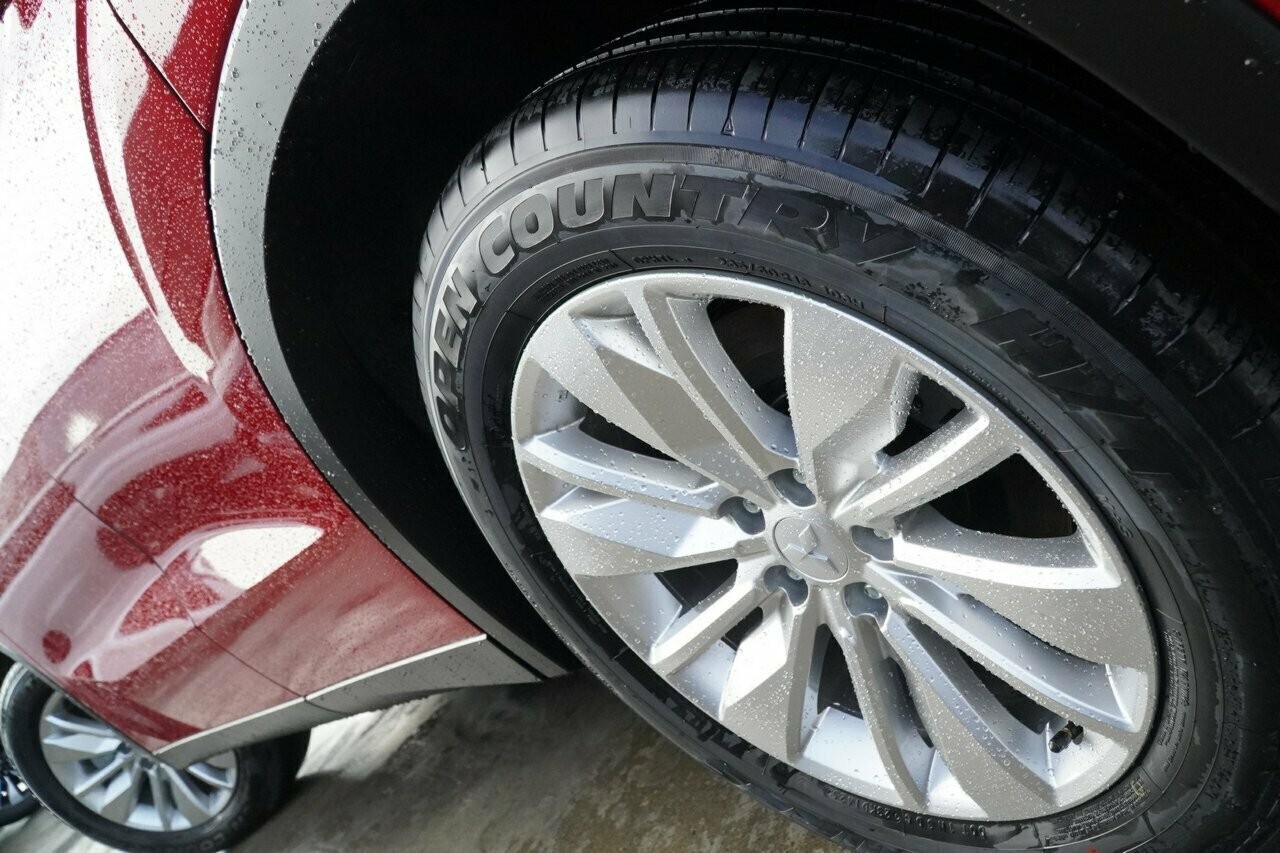 Mitsubishi Outlander image 4