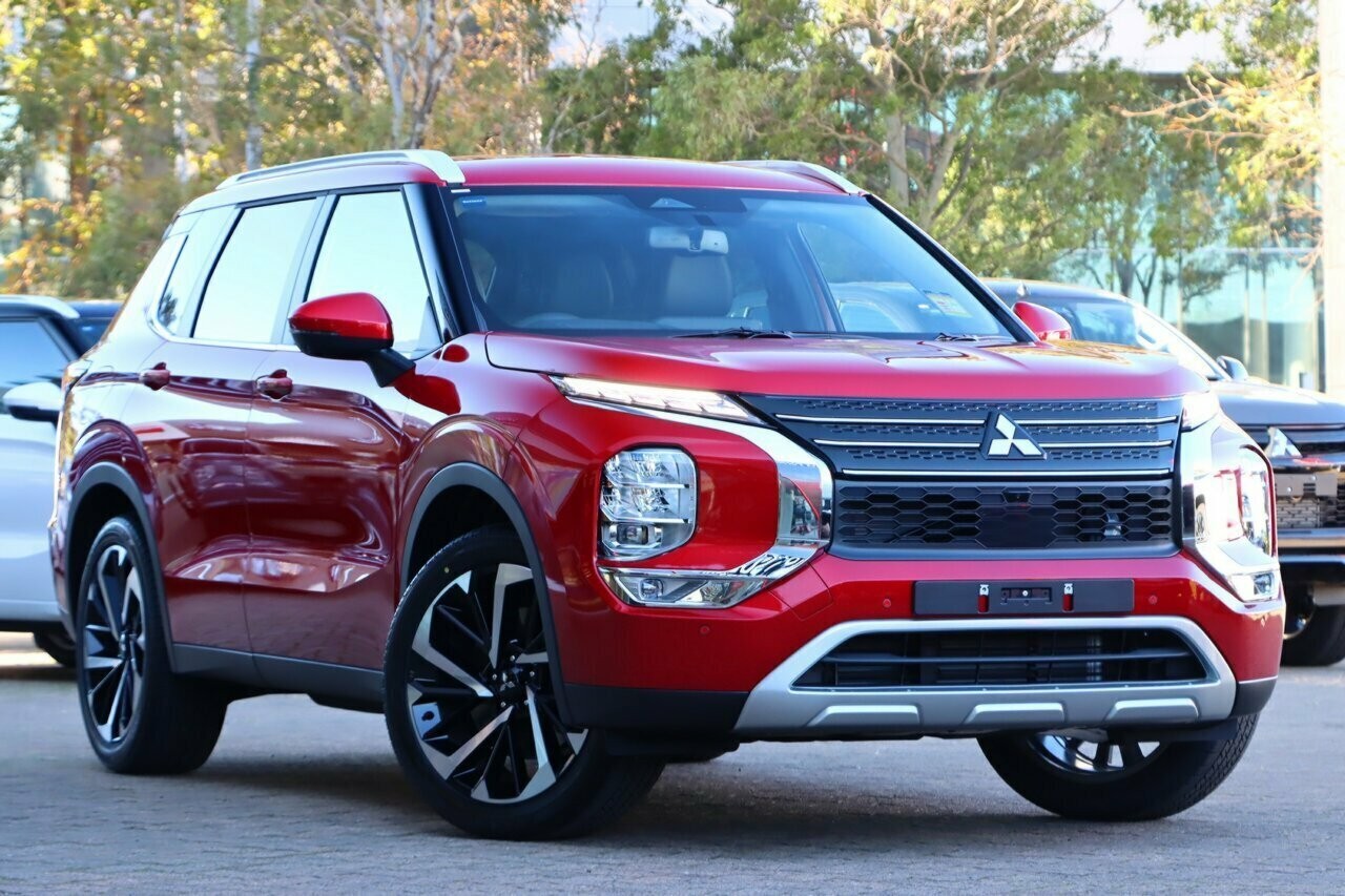 Mitsubishi Outlander image 1