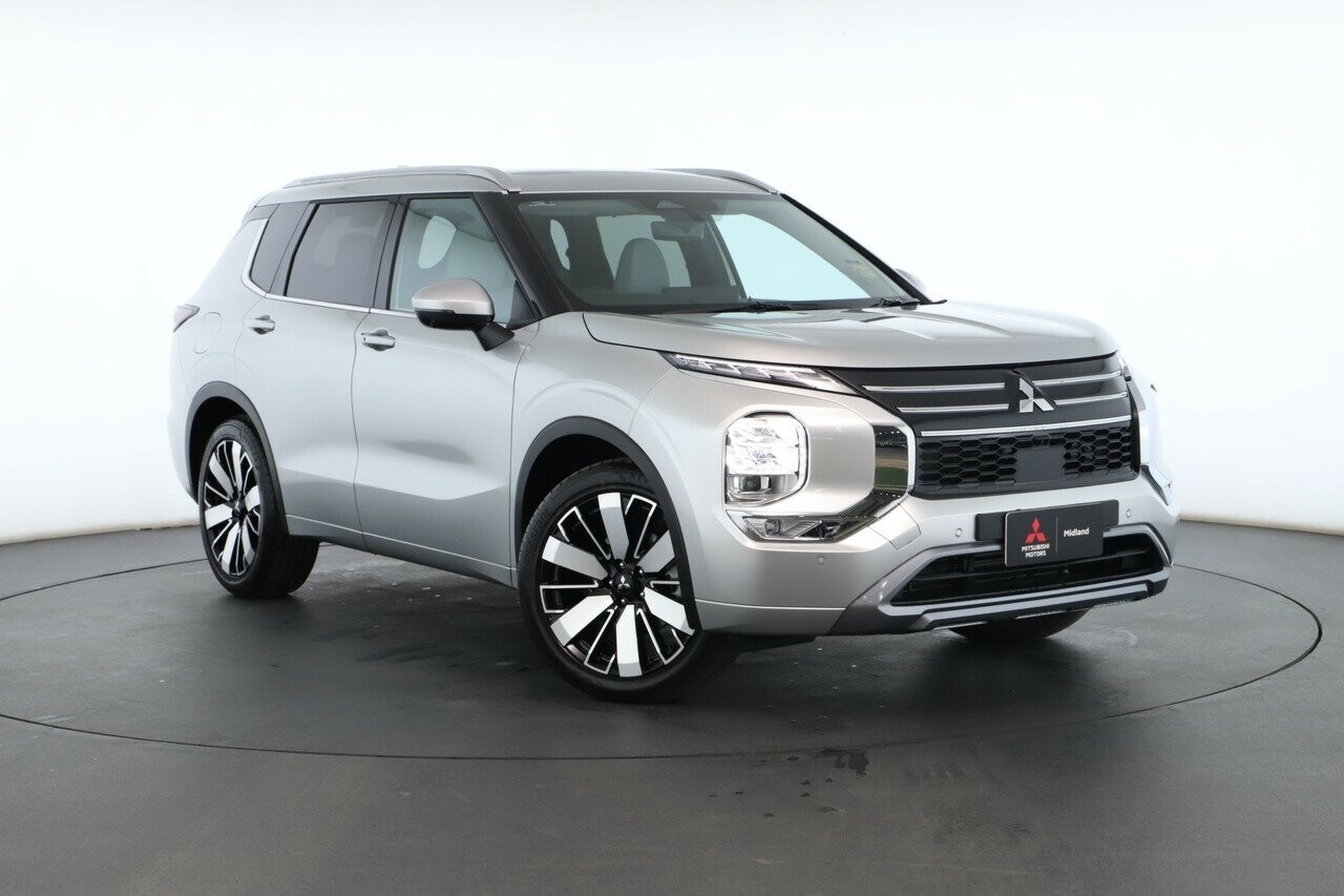 Mitsubishi Outlander image 1
