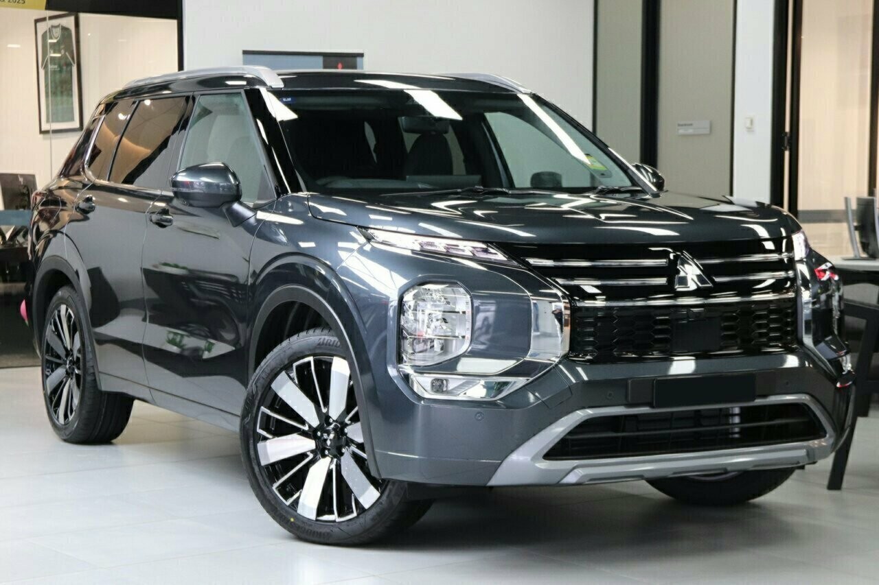 Mitsubishi Outlander image 1