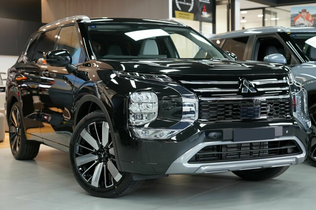 Mitsubishi Outlander image 1