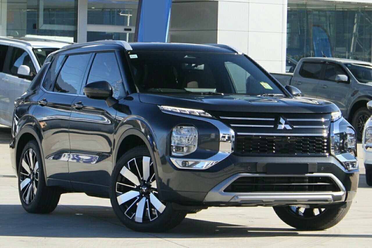 Mitsubishi Outlander image 1