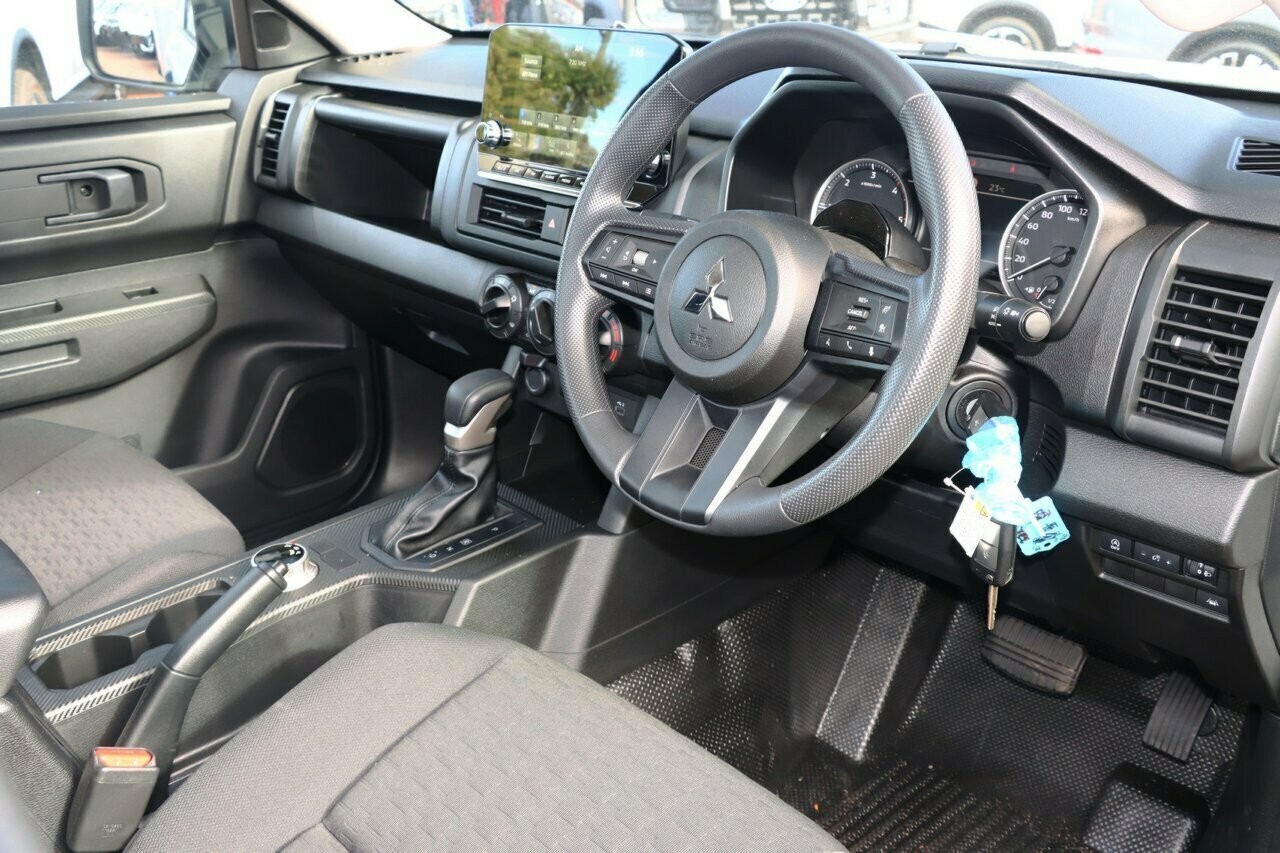 Mitsubishi Triton image 4