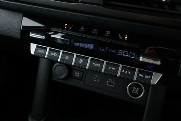 https://vehicle-cdn.autoleague.cloud/28156_3051842_25.jpg