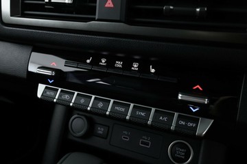https://vehicle-cdn.autoleague.cloud/28156_3051843_25.jpg