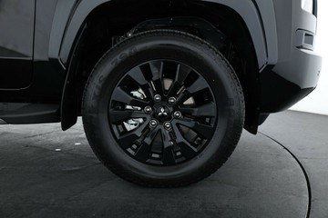 https://vehicle-cdn.autoleague.cloud/28156_3051843_3.jpg