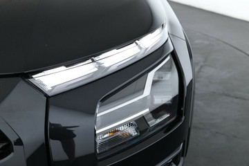 https://vehicle-cdn.autoleague.cloud/28156_3051843_8.jpg