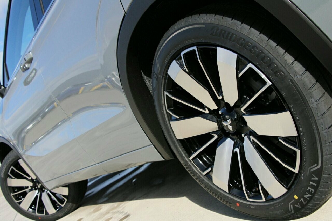 Mitsubishi Outlander image 4