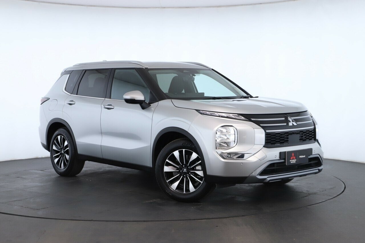 Mitsubishi Outlander image 1