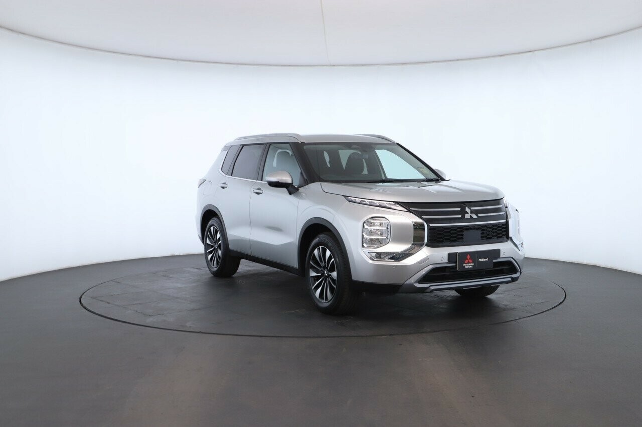 Mitsubishi Outlander image 4