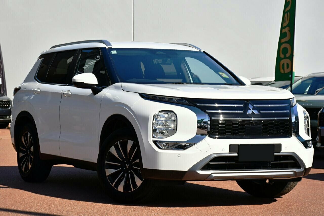 Mitsubishi Outlander image 1
