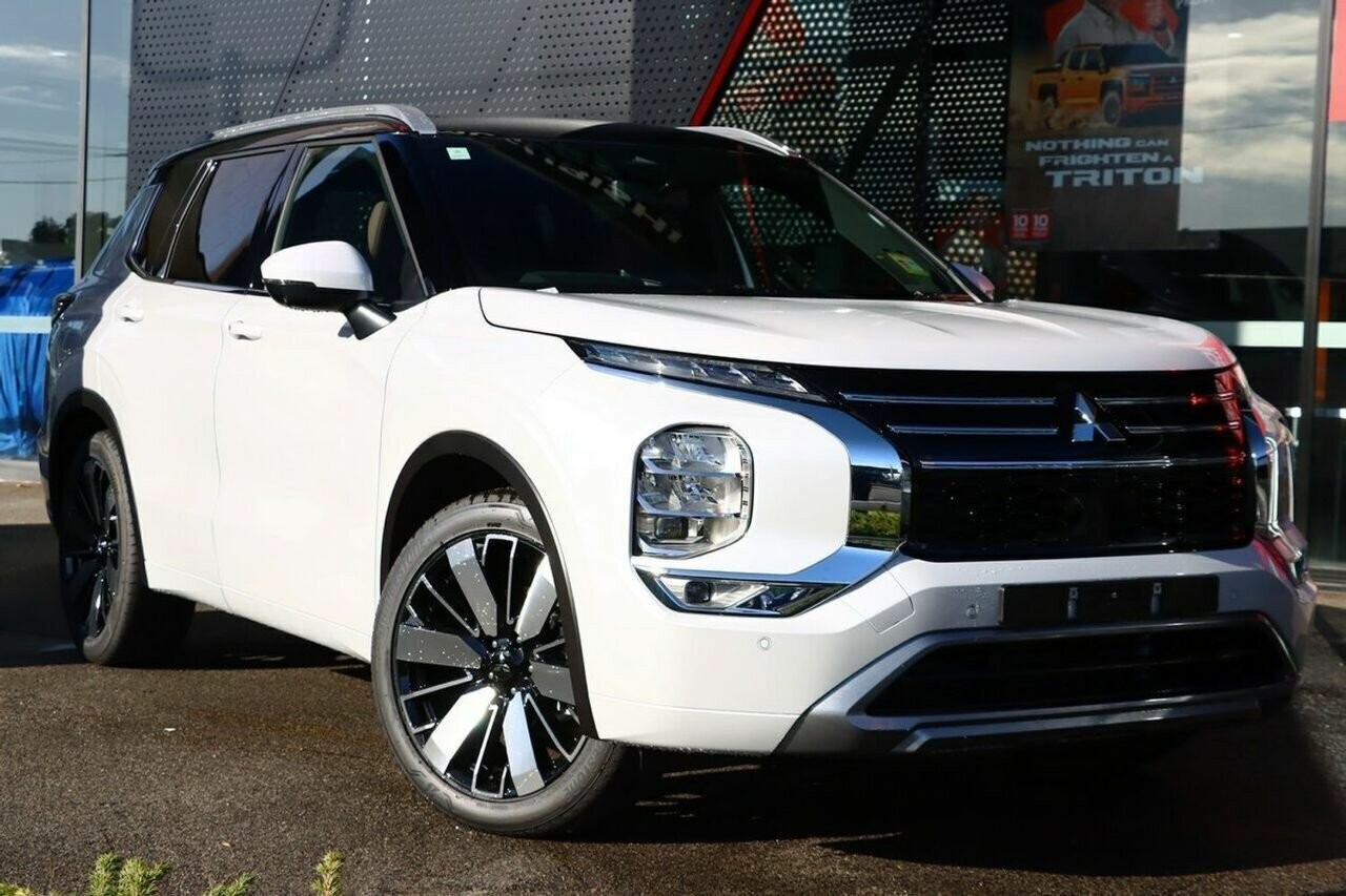 Mitsubishi Outlander image 1