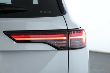 https://vehicle-cdn.autoleague.cloud/28156_3057625_15.jpg