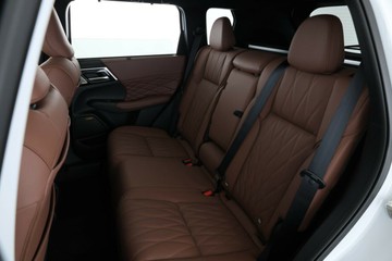 https://vehicle-cdn.autoleague.cloud/28156_3057625_35.jpg