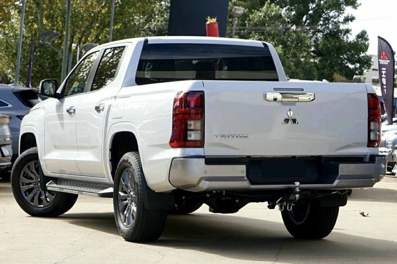 Mitsubishi Triton image 3