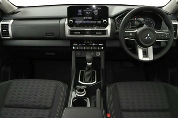 https://vehicle-cdn.autoleague.cloud/28156_3064369_5.jpg