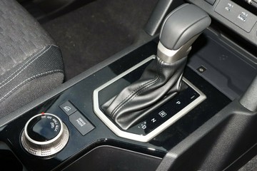 https://vehicle-cdn.autoleague.cloud/28156_3065821_14.jpg