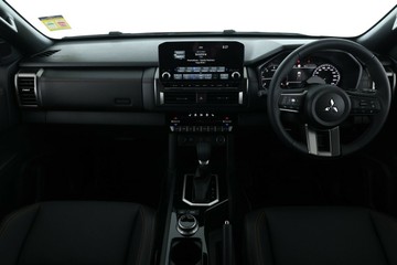 https://vehicle-cdn.autoleague.cloud/28156_3065964_35.jpg