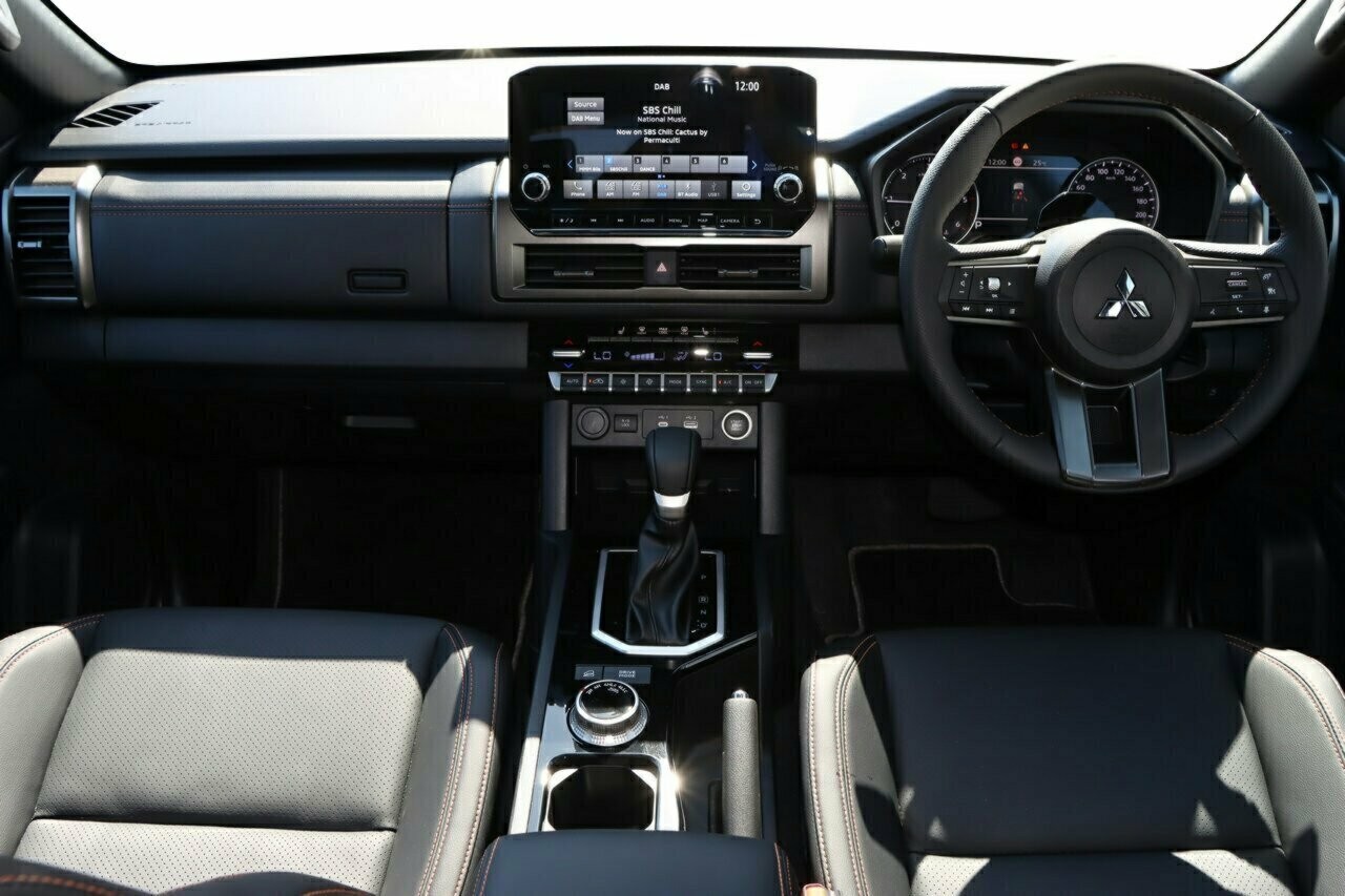 Mitsubishi Triton image 4