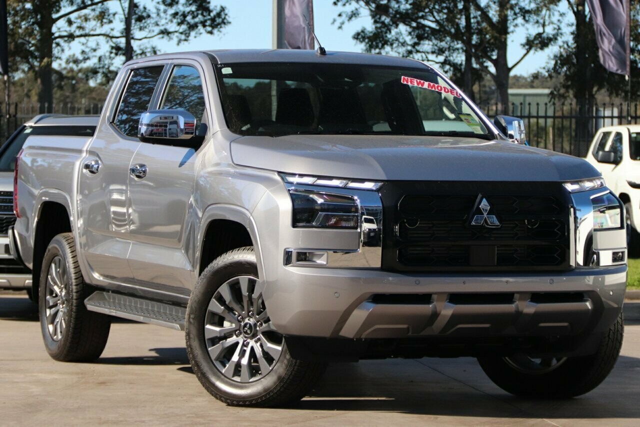Mitsubishi Triton image 1