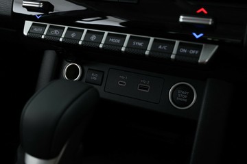 https://vehicle-cdn.autoleague.cloud/28156_3079099_28.jpg