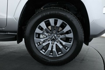 https://vehicle-cdn.autoleague.cloud/28156_3079099_4.jpg