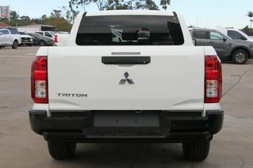 https://vehicle-cdn.autoleague.cloud/28156_3089332_11.jpg