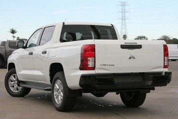https://vehicle-cdn.autoleague.cloud/28156_3089332_3.jpg