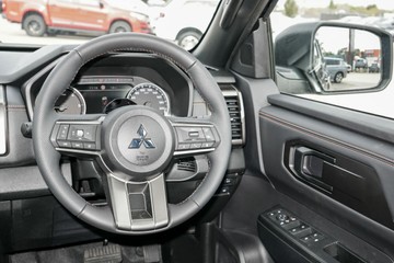 https://vehicle-cdn.autoleague.cloud/28156_3091024_6.jpg