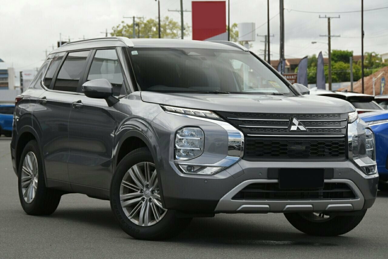 Mitsubishi Outlander image 1