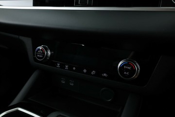 https://vehicle-cdn.autoleague.cloud/28156_3106643_27.jpg