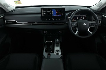https://vehicle-cdn.autoleague.cloud/28156_3106643_35.jpg