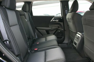 https://vehicle-cdn.autoleague.cloud/28156_3106647_6.jpg