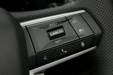 https://vehicle-cdn.autoleague.cloud/28156_3109179_12.jpg