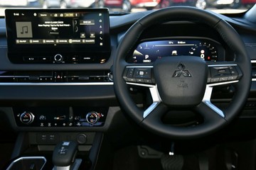 https://vehicle-cdn.autoleague.cloud/28156_3109185_7.jpg